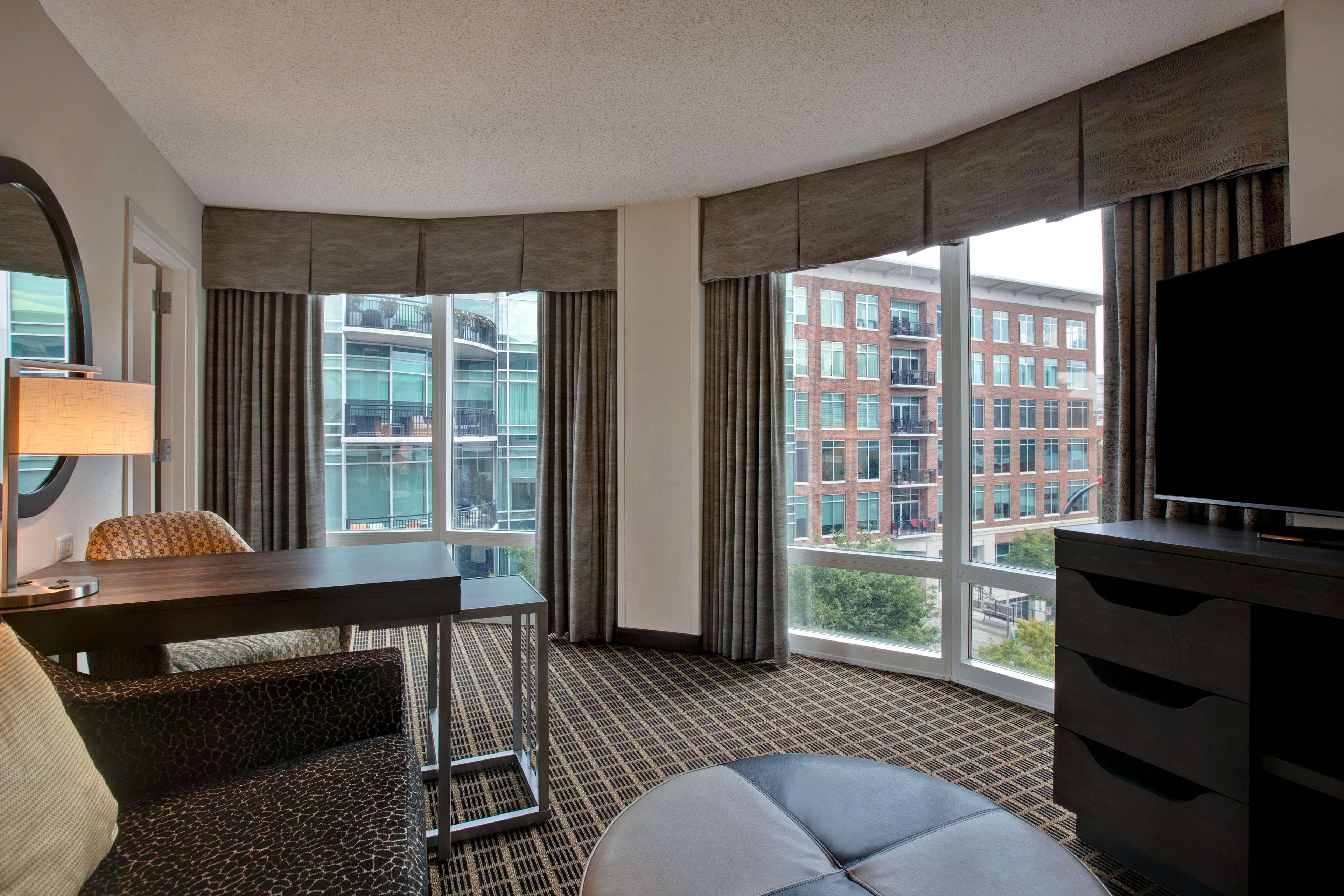 Hampton & Greenville-downtown-riverplace Hotel Greenville