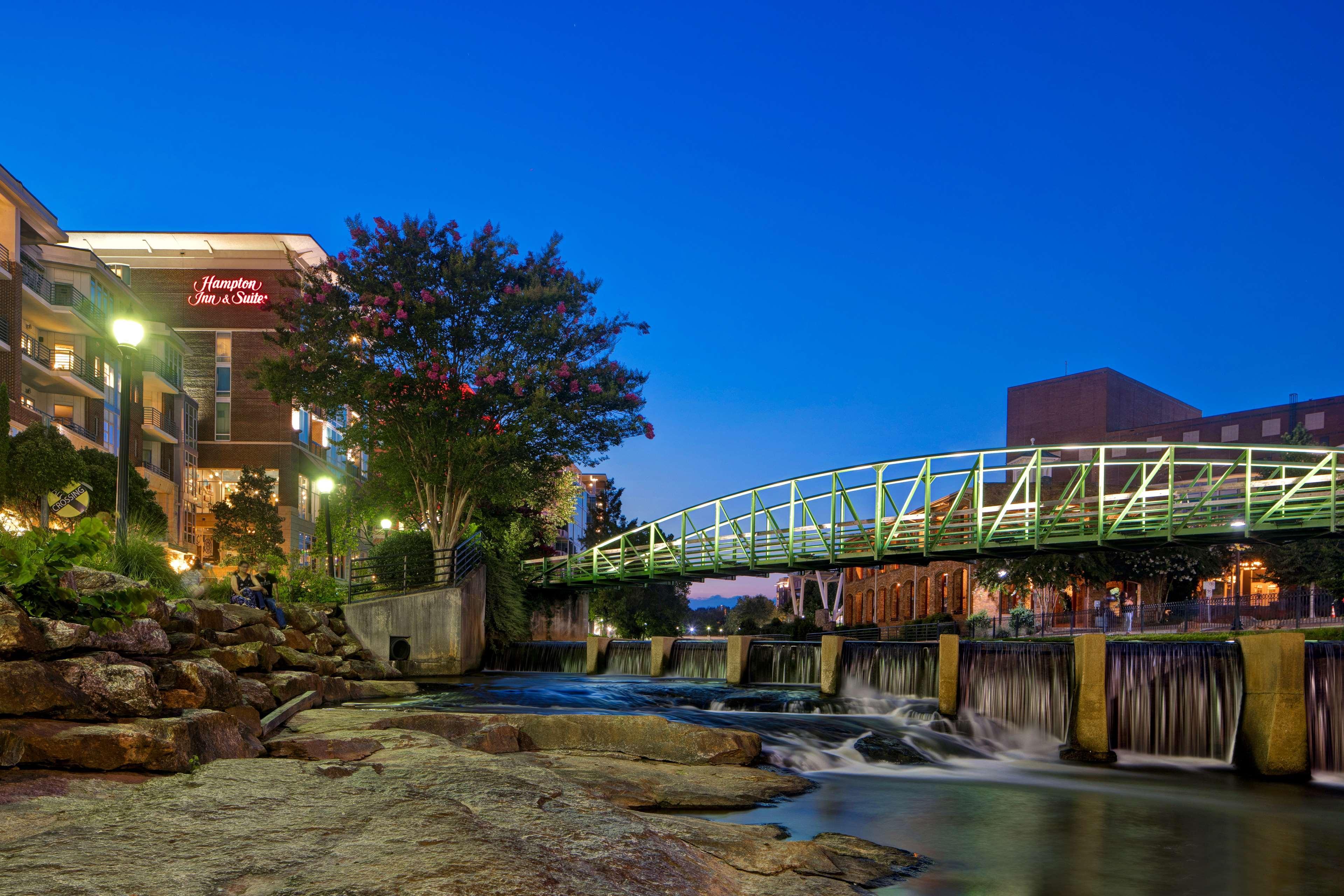 Hampton & Greenville-downtown-riverplace Hotel 3*