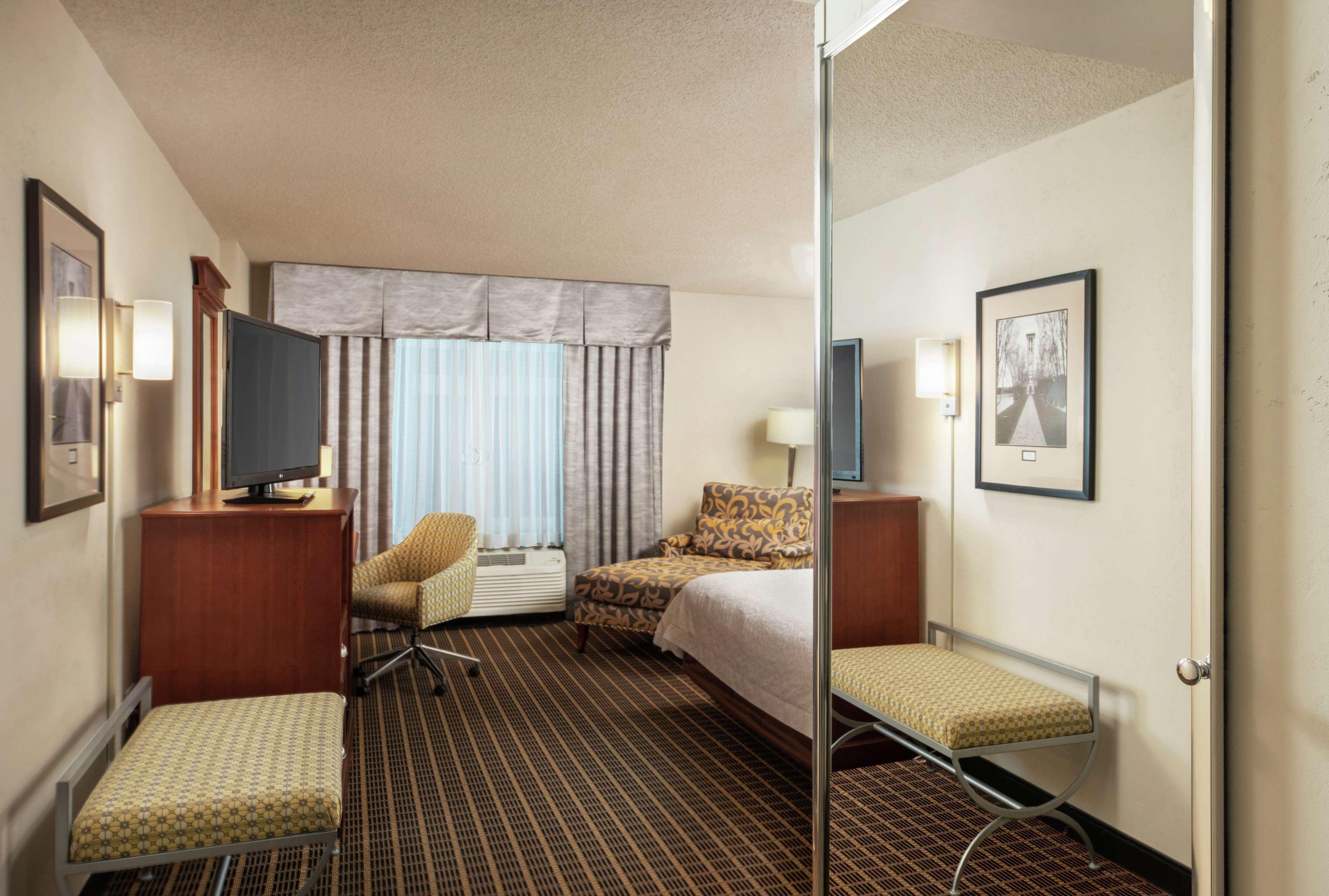 Hotel Hampton & Greenville-downtown-riverplace