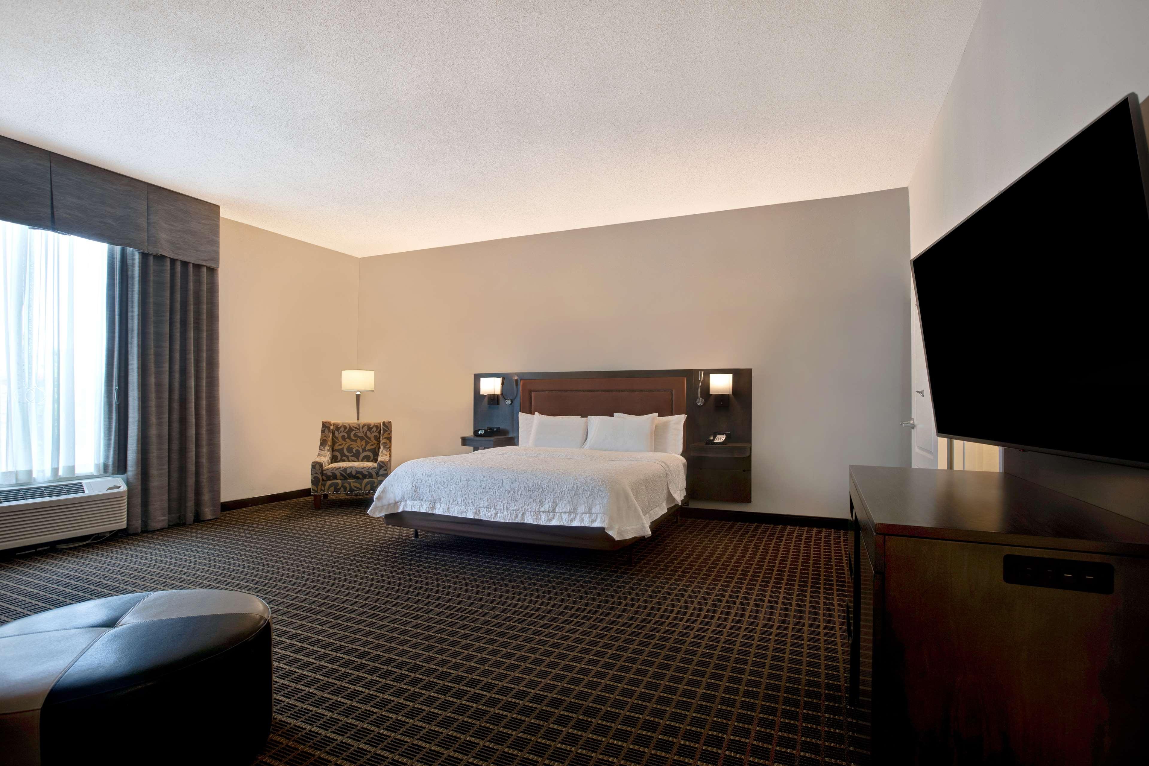 Hotel Hampton & Greenville-downtown-riverplace 3*