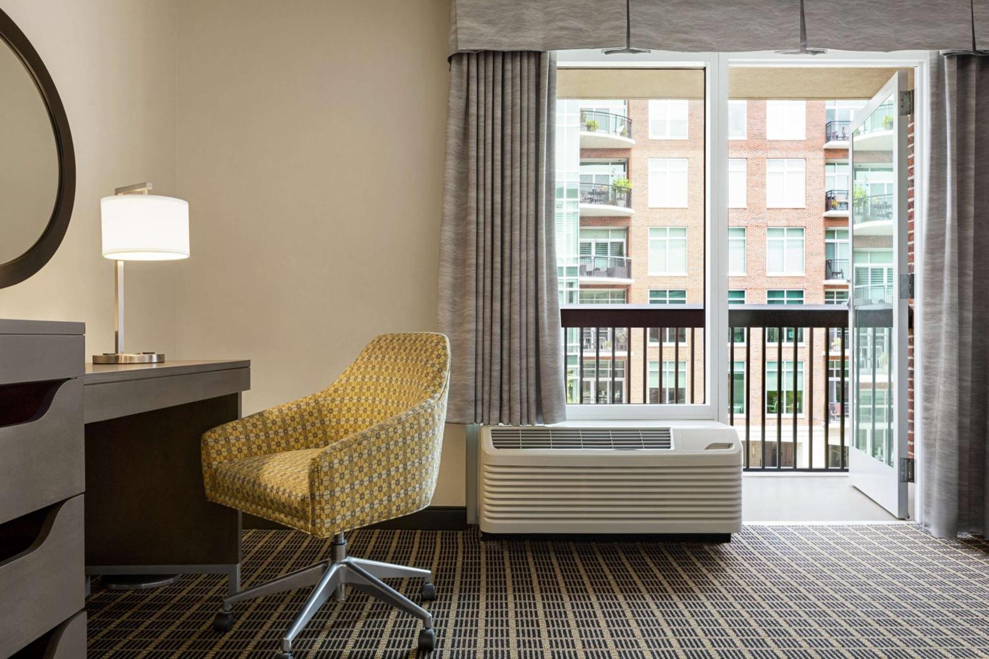 Hampton & Greenville-downtown-riverplace 3* Greenville