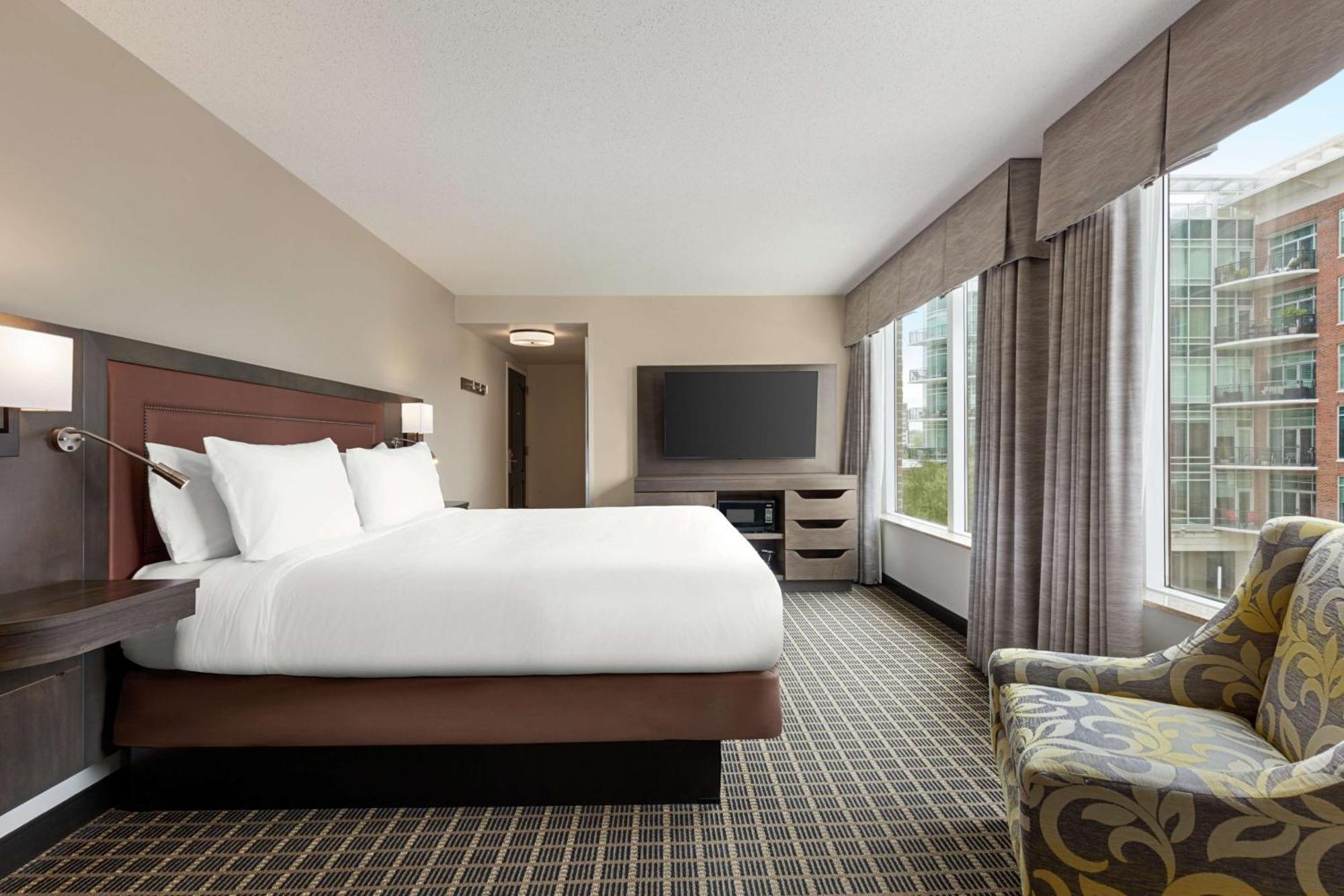 Hampton & Greenville-downtown-riverplace 3*